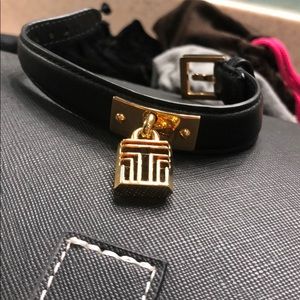 Tory Burch Basics Leather ID Bracelet Blanca gold